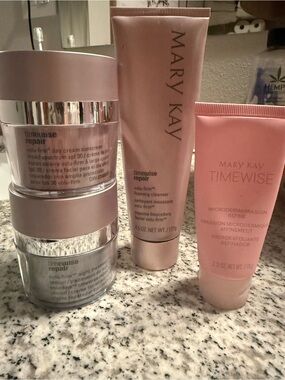 Mary Kay TimeWise Pink Skincare Set